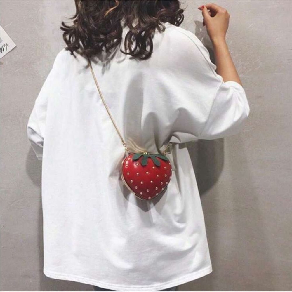 Strawberry Shaped Red Clutch Bag - Picture 2 of 6